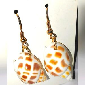 Beautiful seashell dangle earrings for girls and women